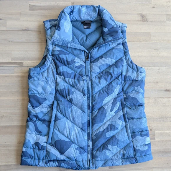 The North Face Alpz 2.0 Blue Camo Down Vest, Size Medium